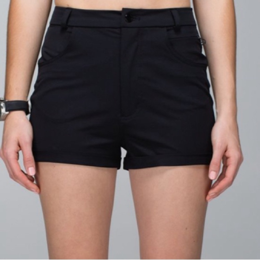 Lululemon Get It On Short Black 6 High Rise